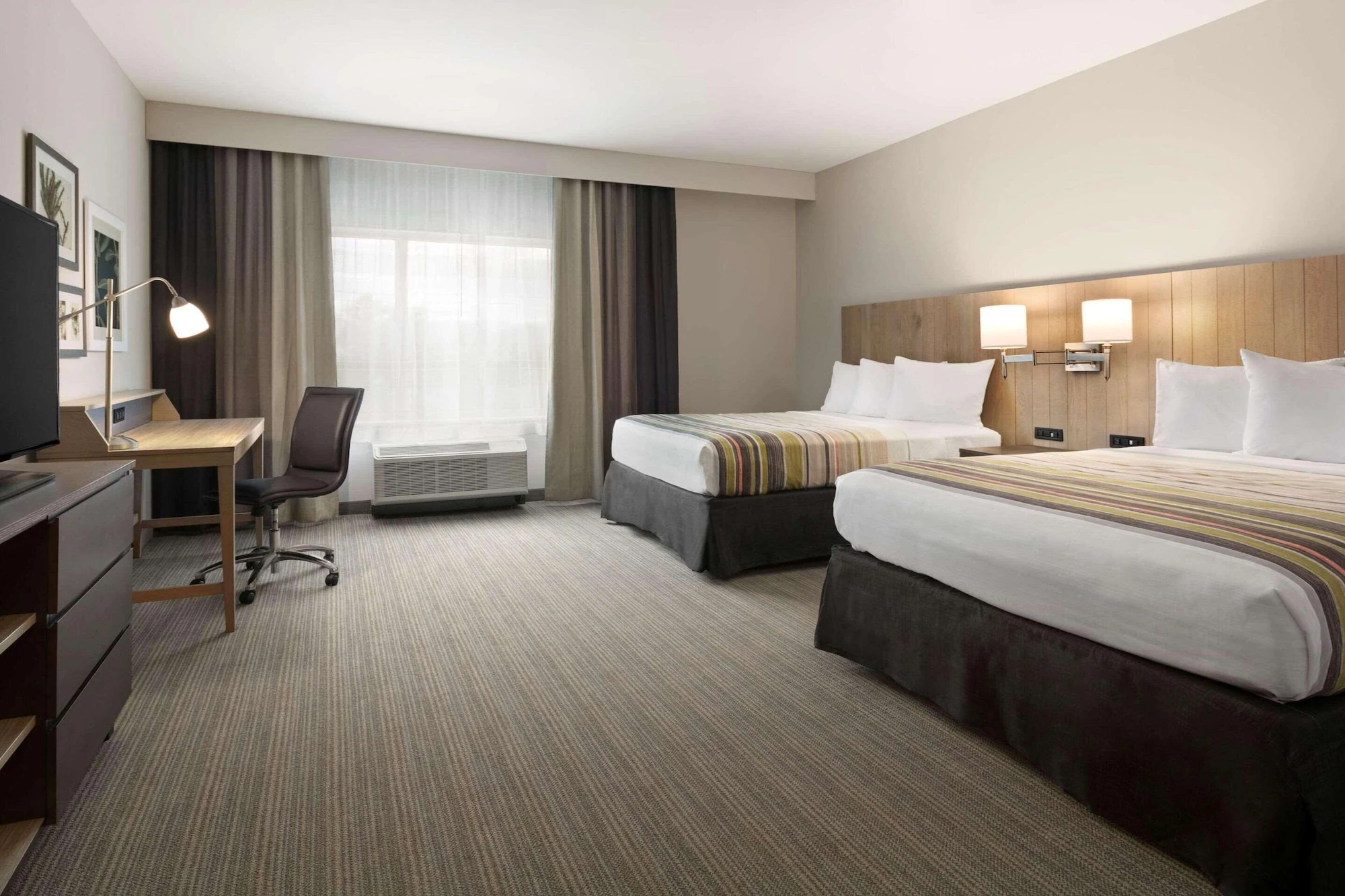 1 Bedroom Single Suite full double bed
