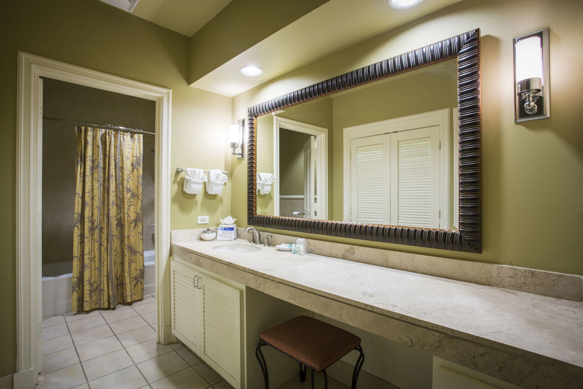 Standard Quadruple Suite with golf view