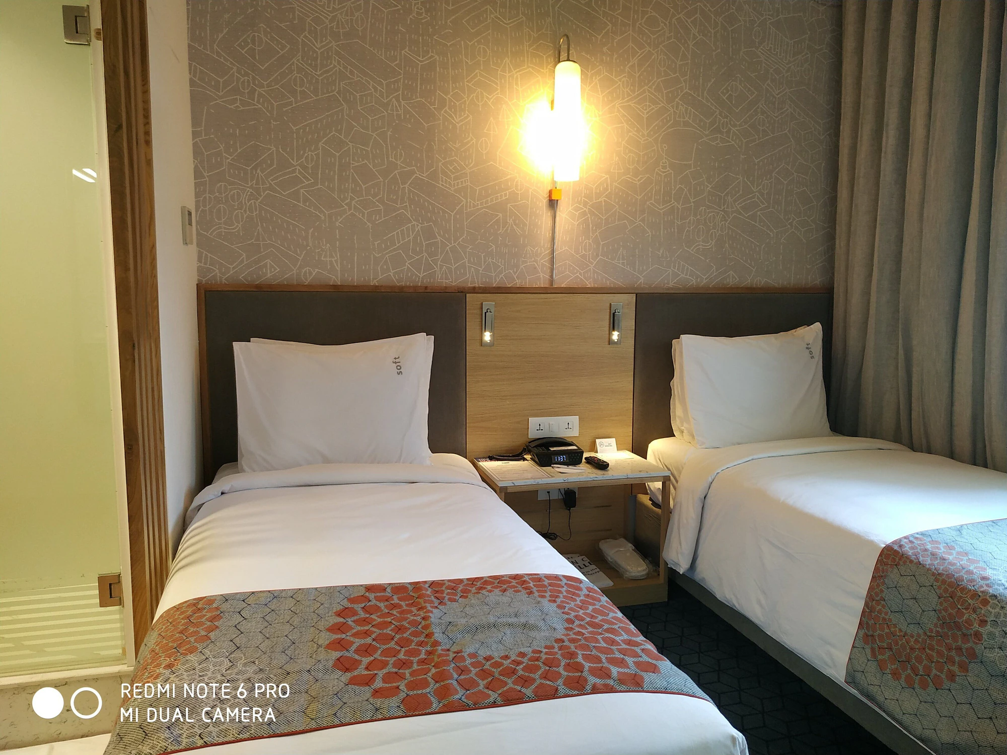 Deluxe Double room twin beds