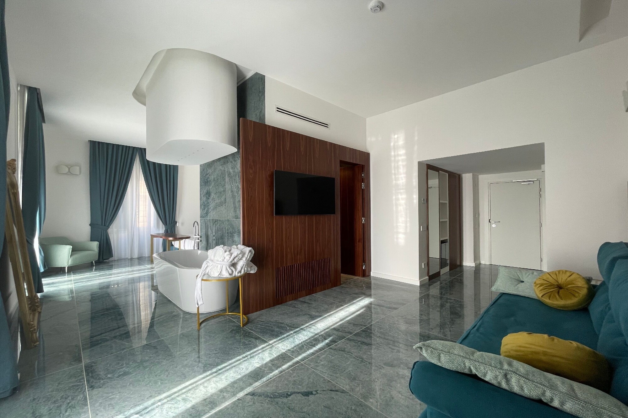 Double room with sea view full double bed