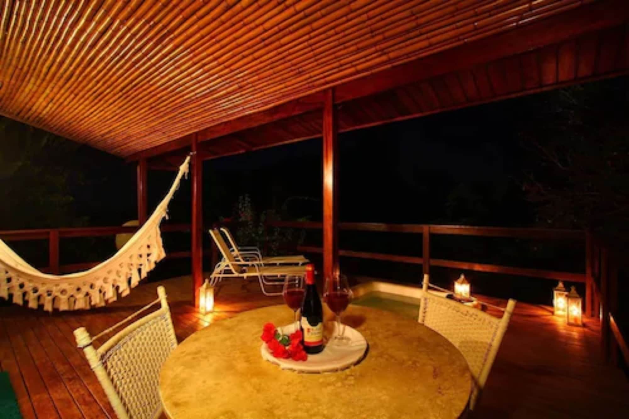 Deluxe Single Bungalow full double bed
