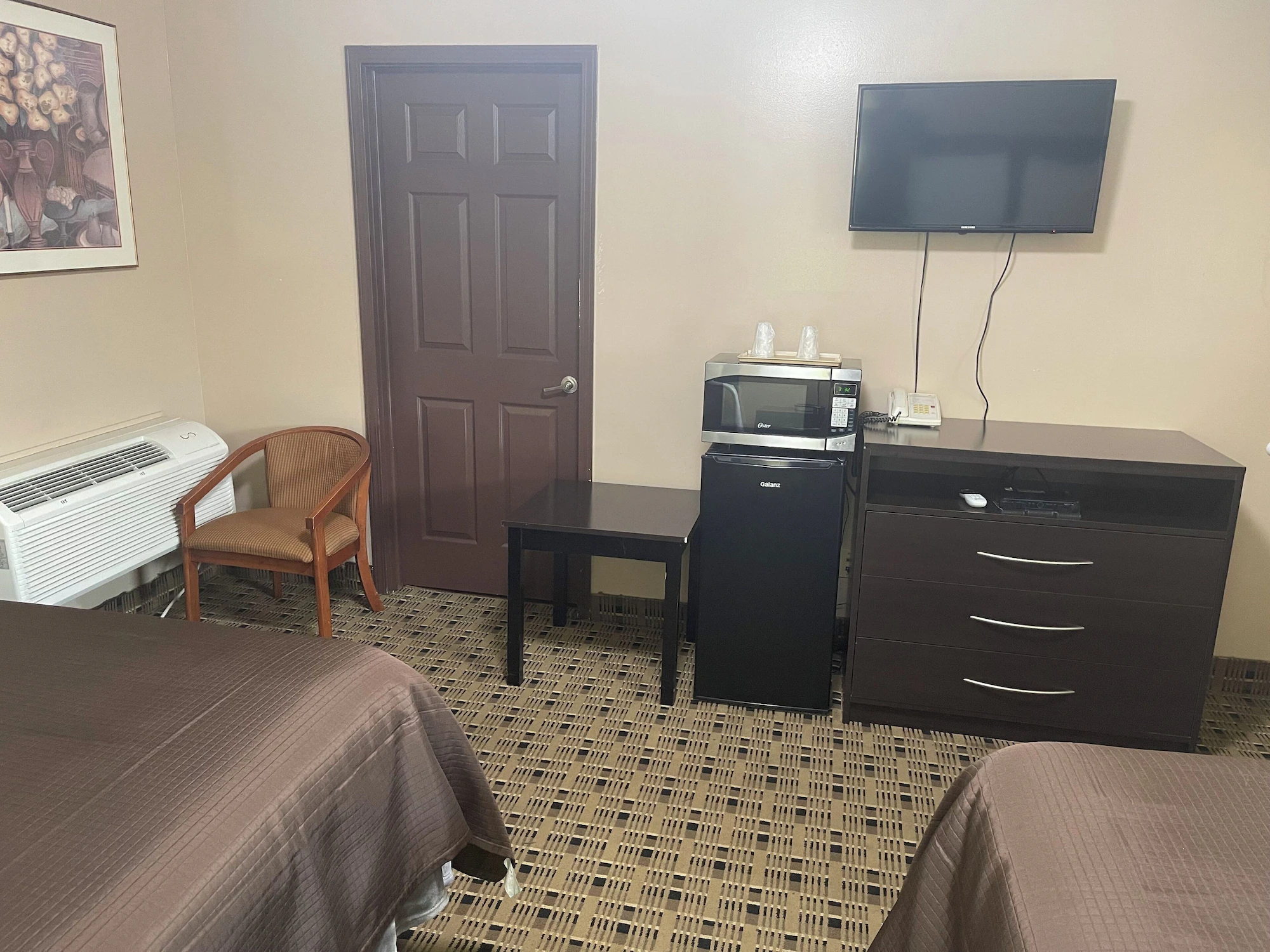 Economy Double room full double bed