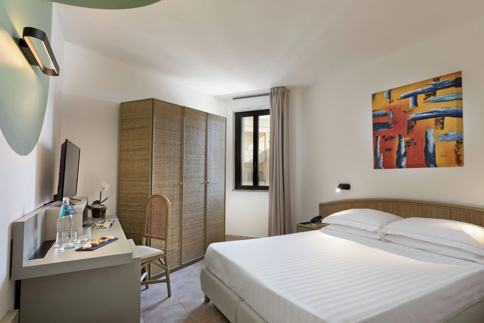1 Bedroom Double Apartment full double bed