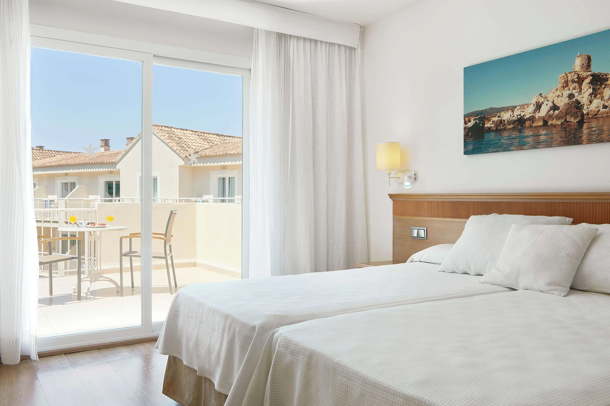 Deluxe Double Family CENTRAL LOCATION room twin beds