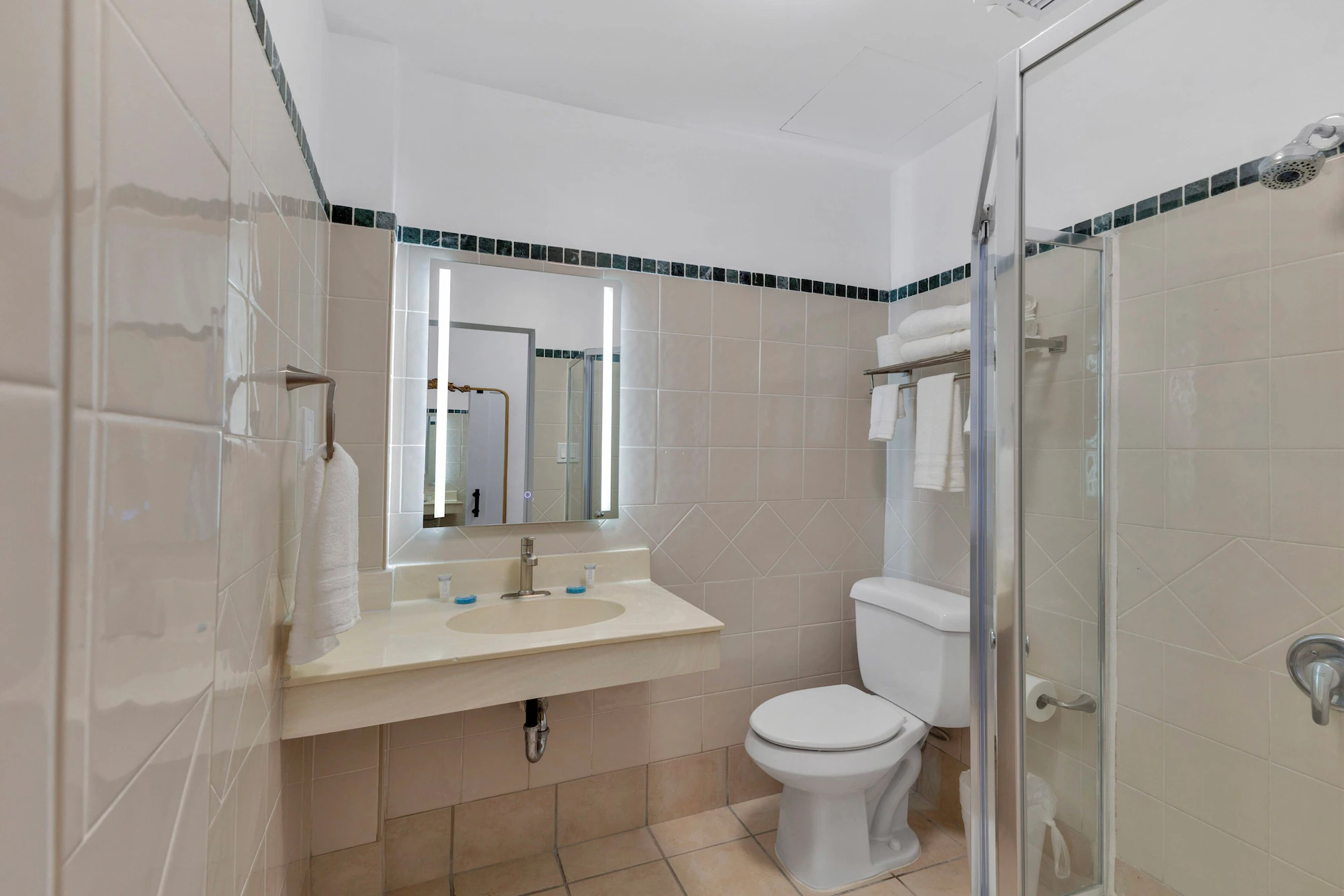 Double Suite with balcony full double bed
