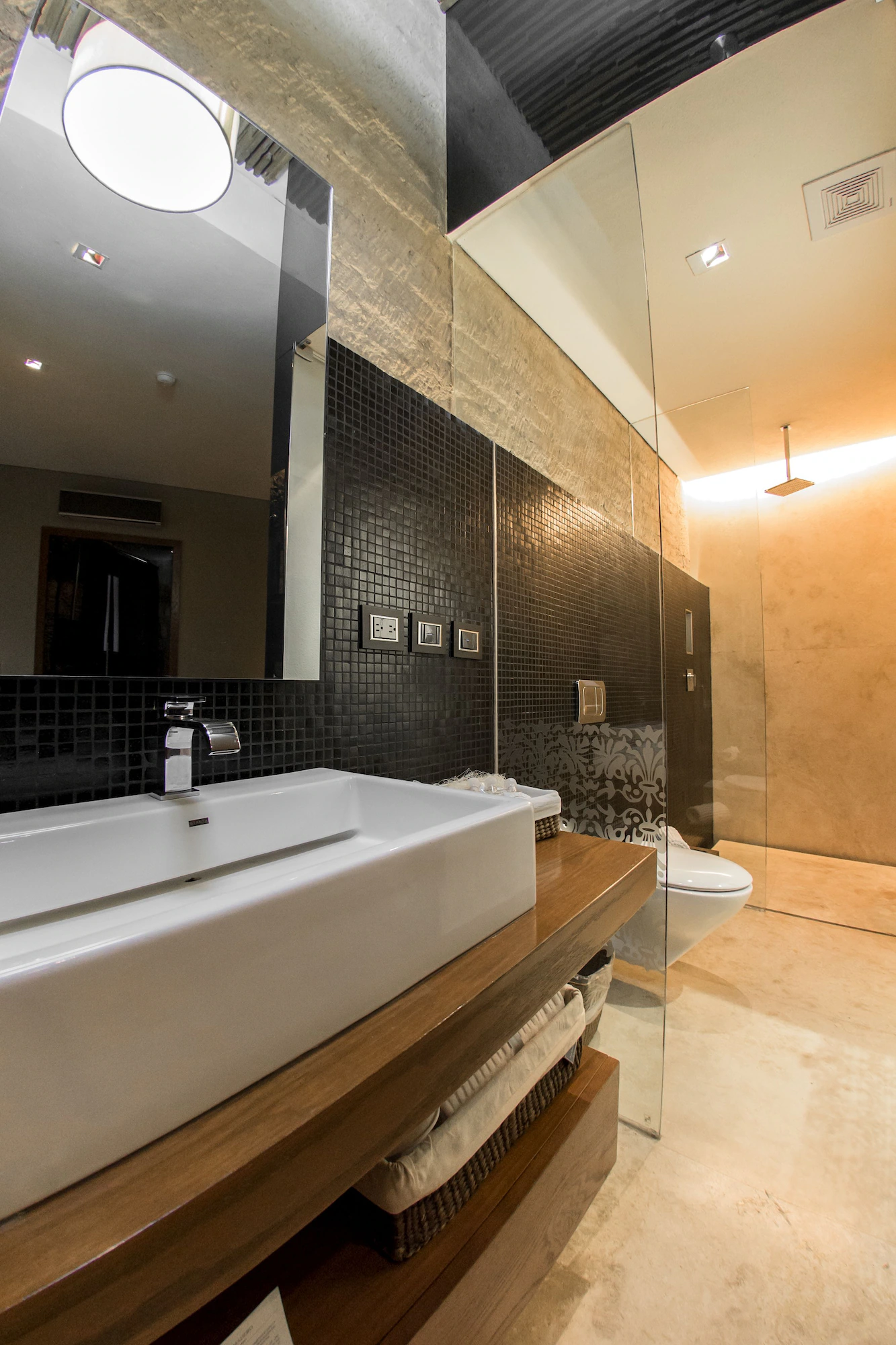 Double Junior Suite with balcony full double bed