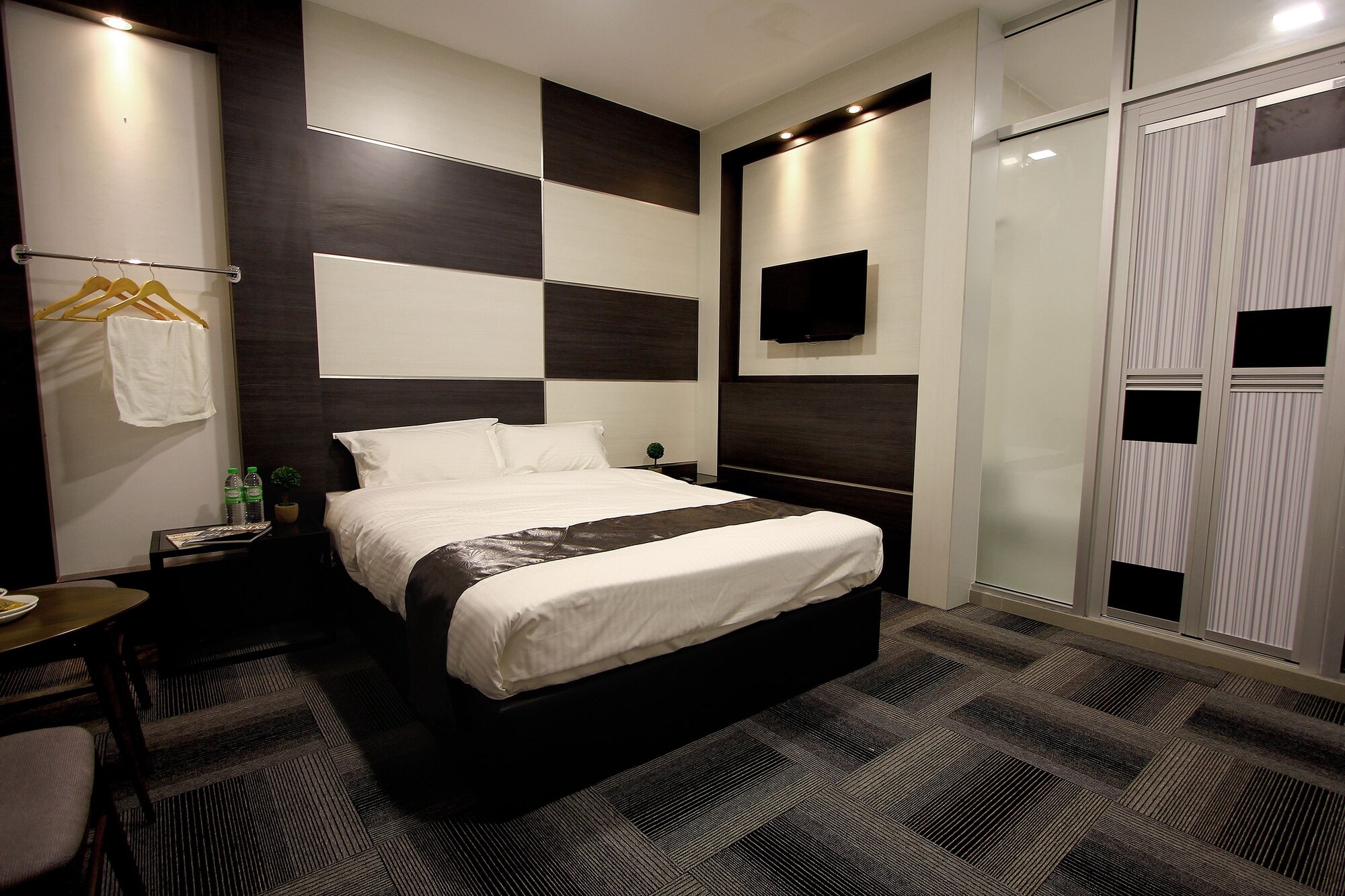 Deluxe Double room single bed