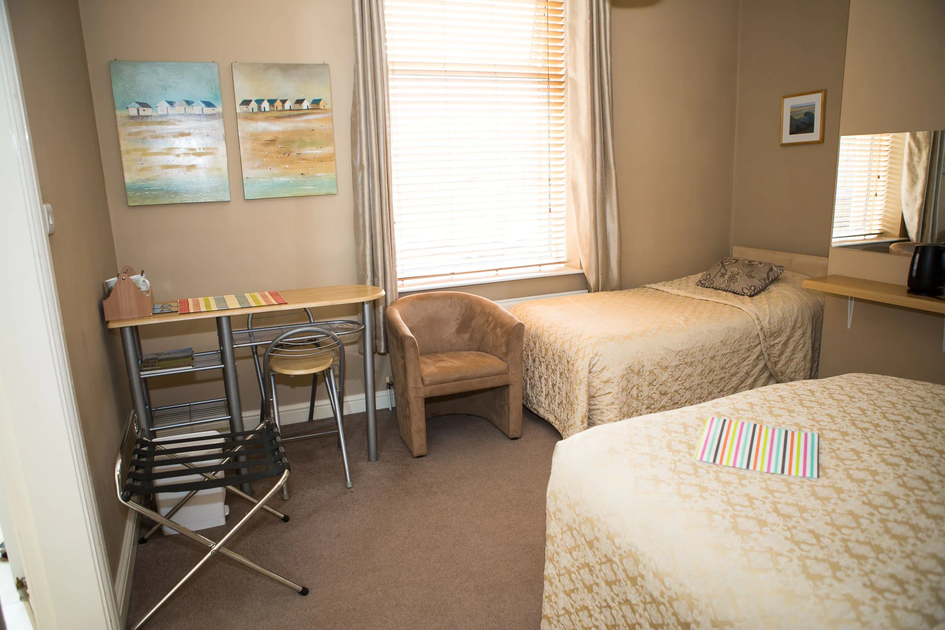 Standard Double Family room twin beds