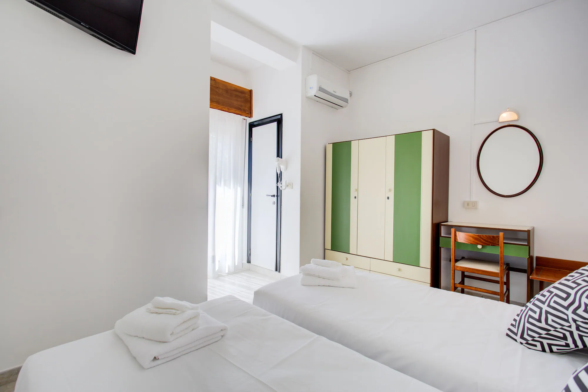 Standard Quadruple room with balcony