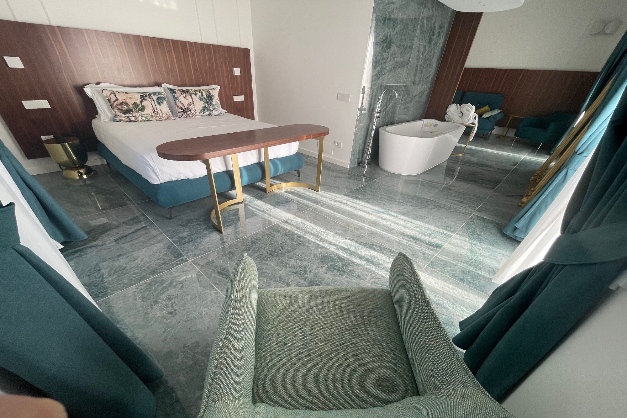 Double room with city view full double bed