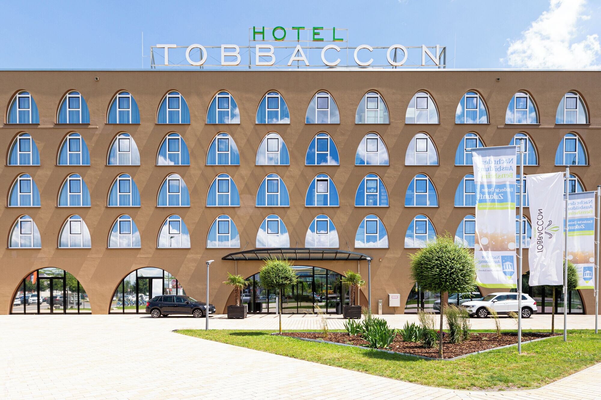 Tobbaccon Hotel exterior