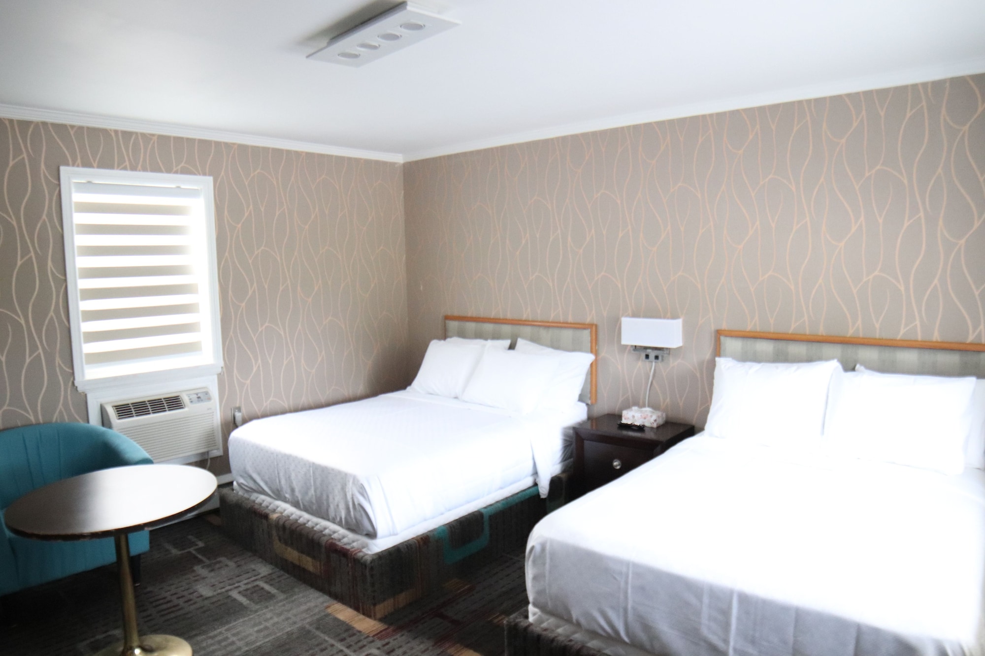Standard Quadruple room twin beds