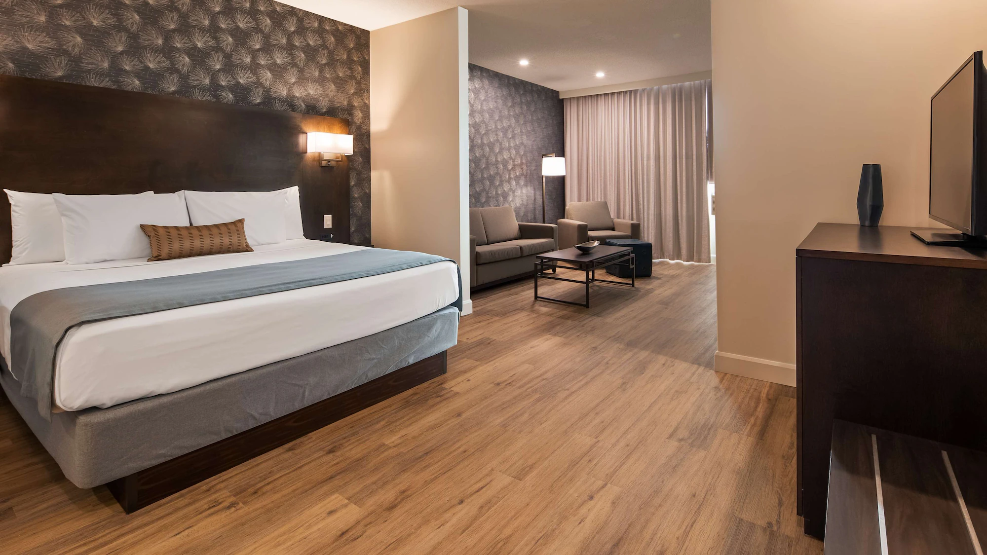 2 Bedrooms Quadruple Suite full double bed