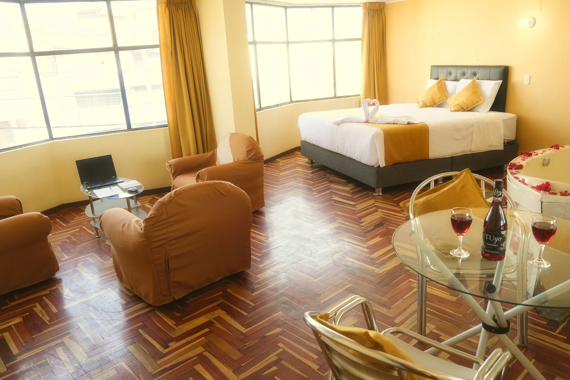 Deluxe Double room full double bed