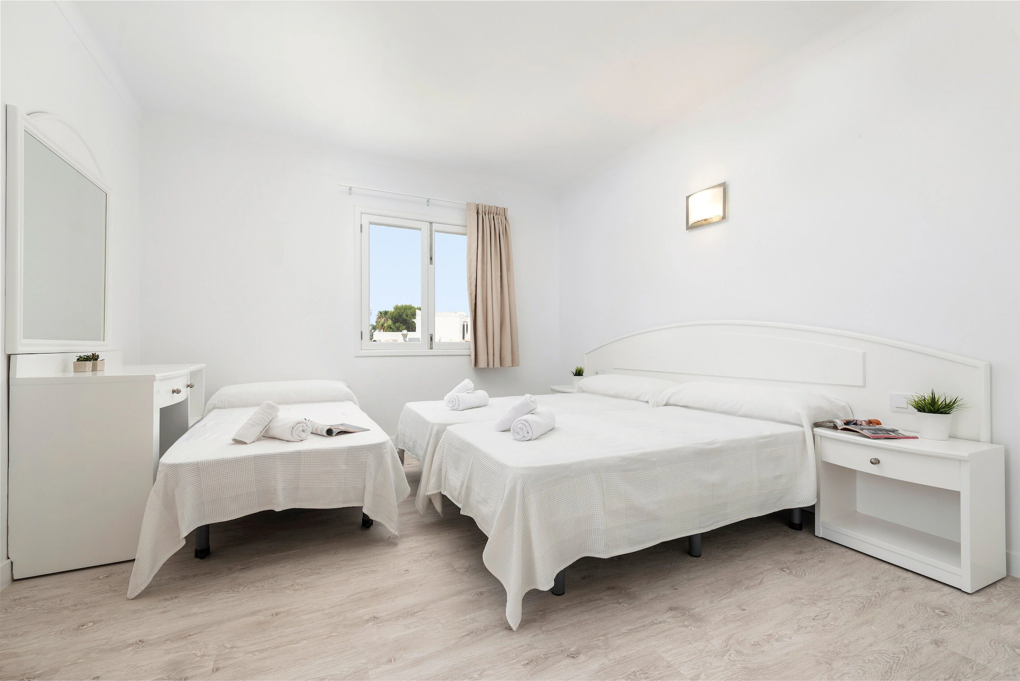 Standard Double room with balcony full double bed