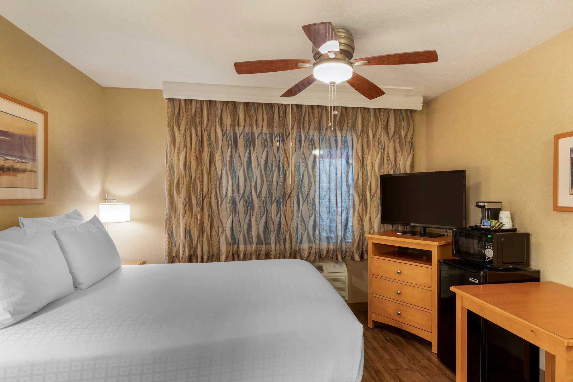 Double room with ocean view full double bed