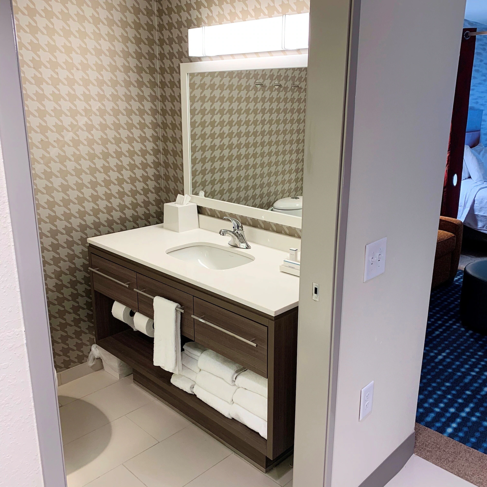 1 Bedroom Quadruple Suite full double bed
