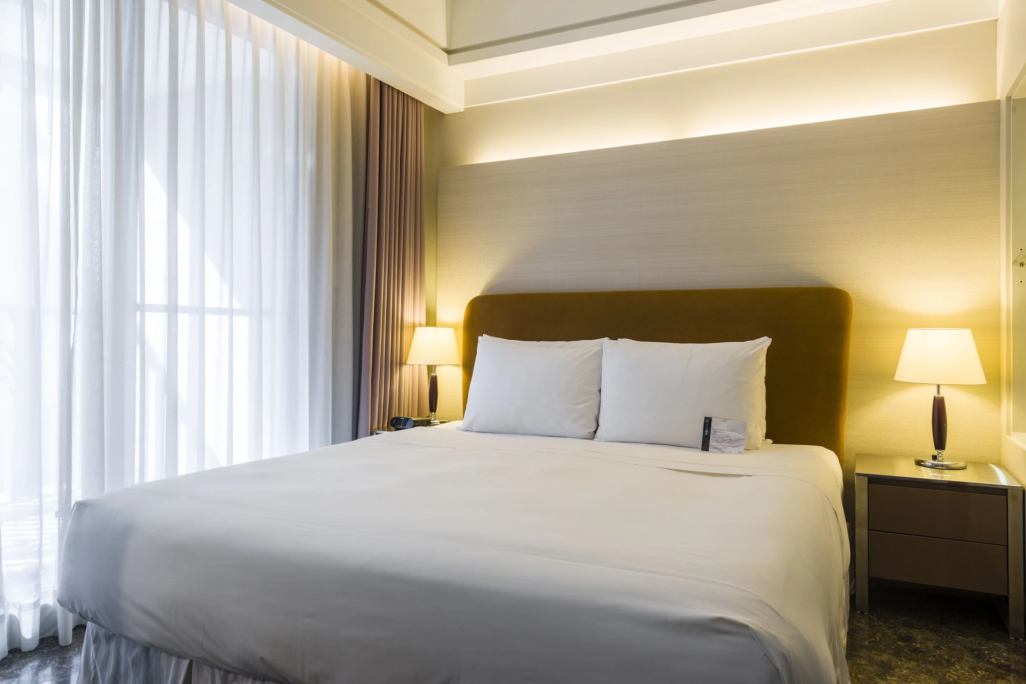 Double Suite with city view twin beds