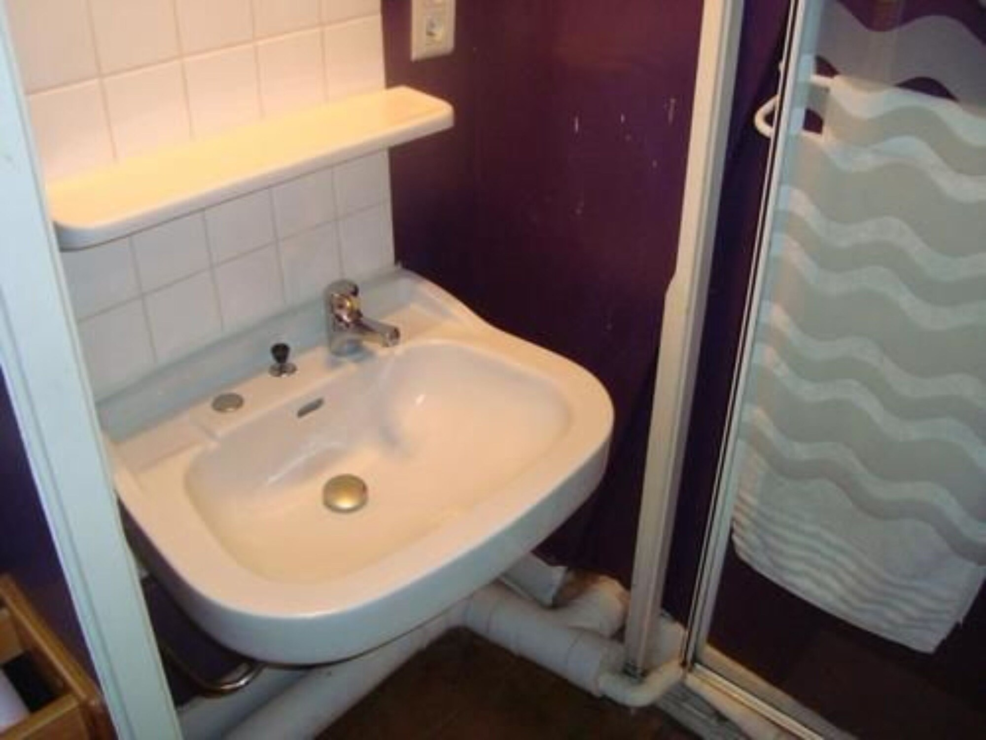 Standard Single room full double bed