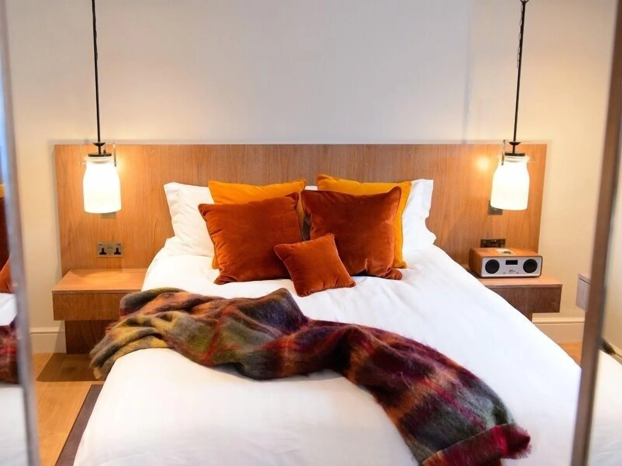Deluxe Double room with river view full double bed