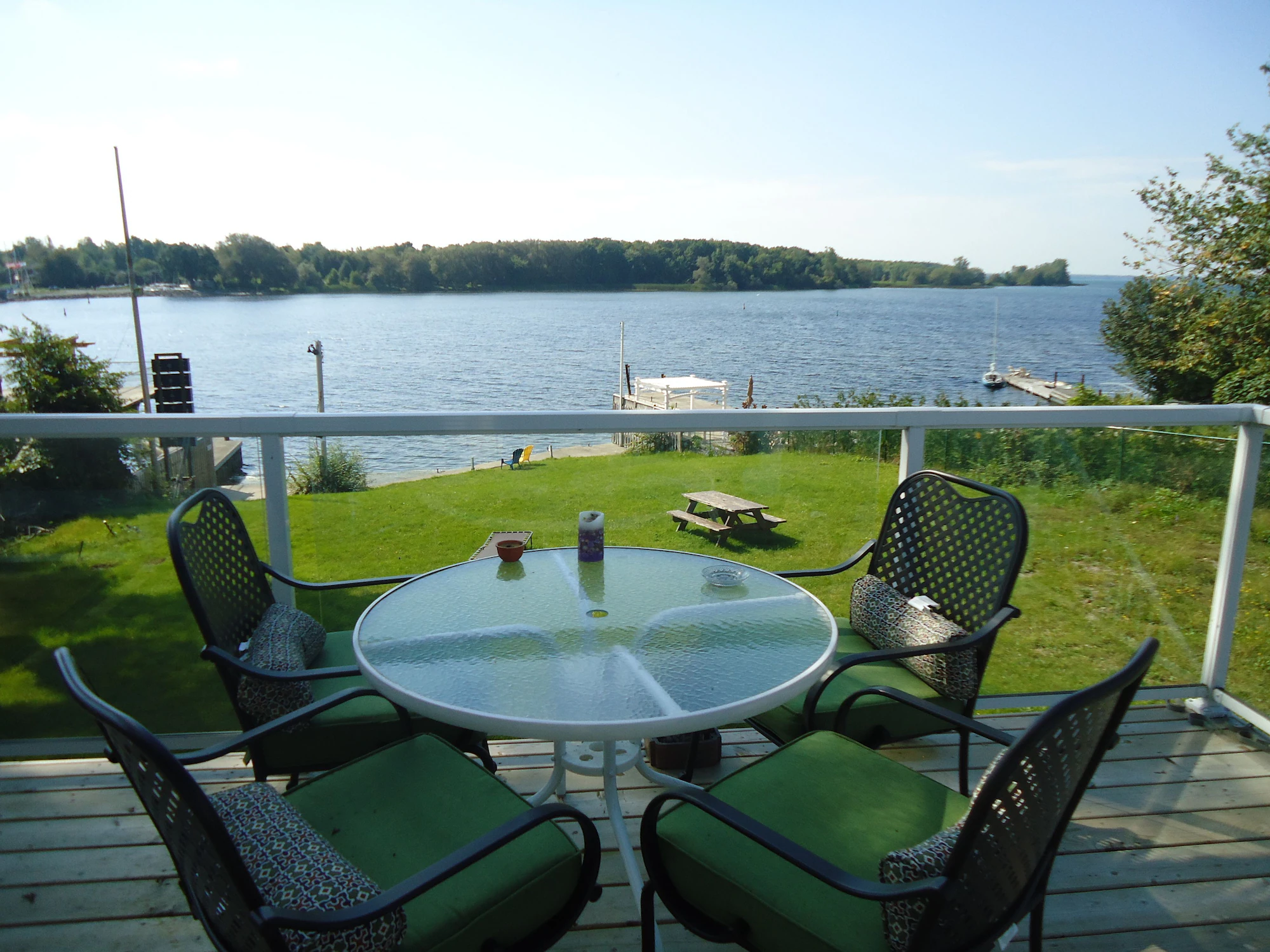 1 Bedroom Single Suite with lake view