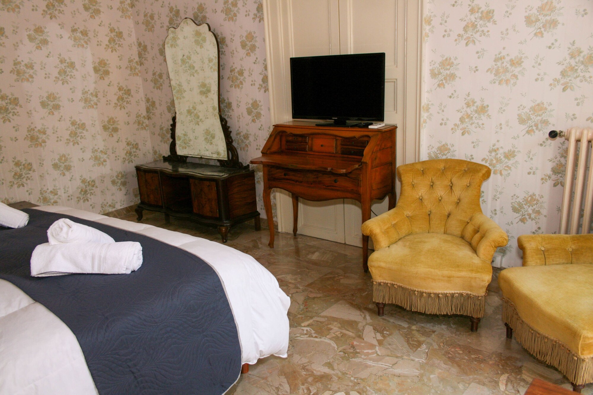 2 Bedrooms Deluxe Quadruple Suite