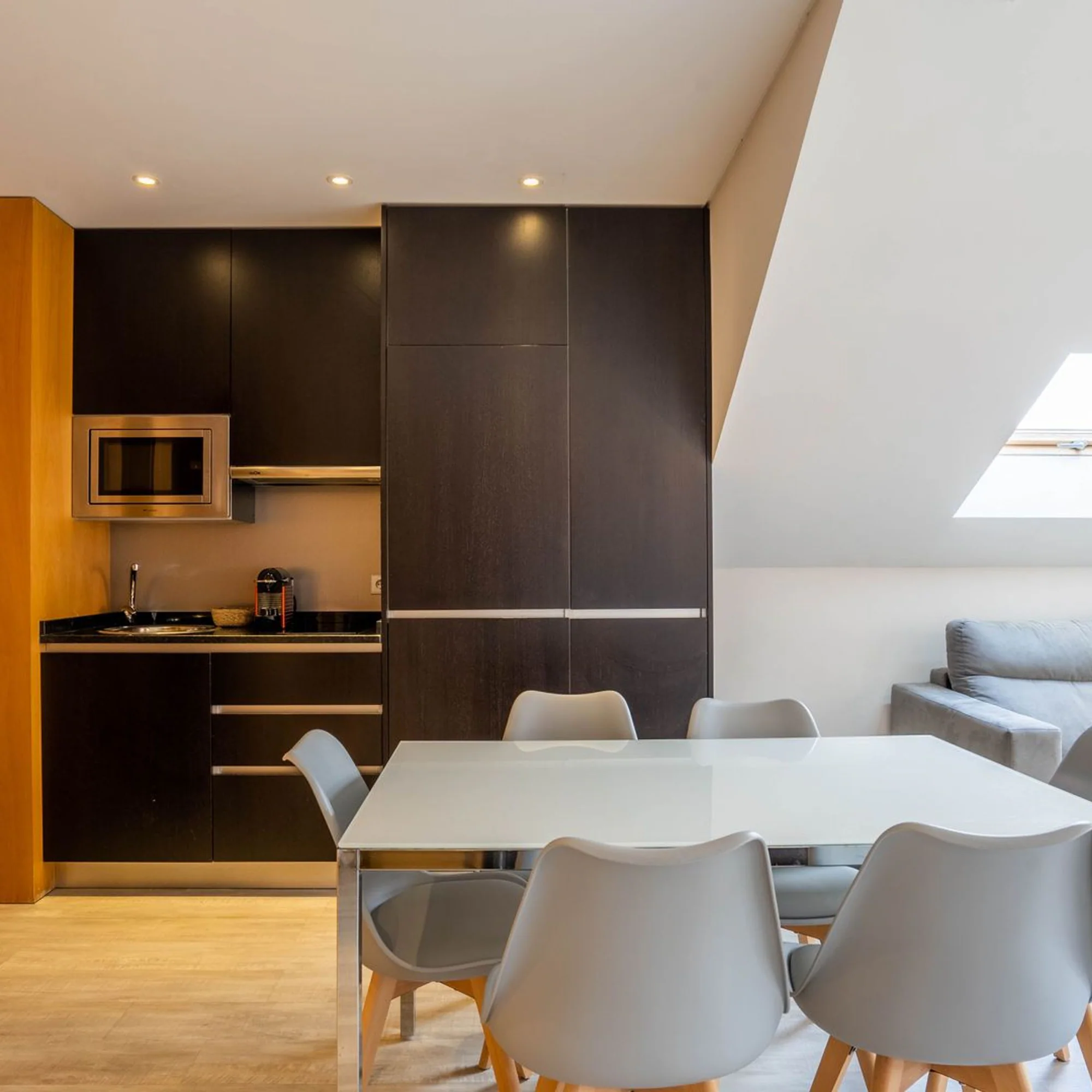 1 Bedroom Double Apartment full double bed