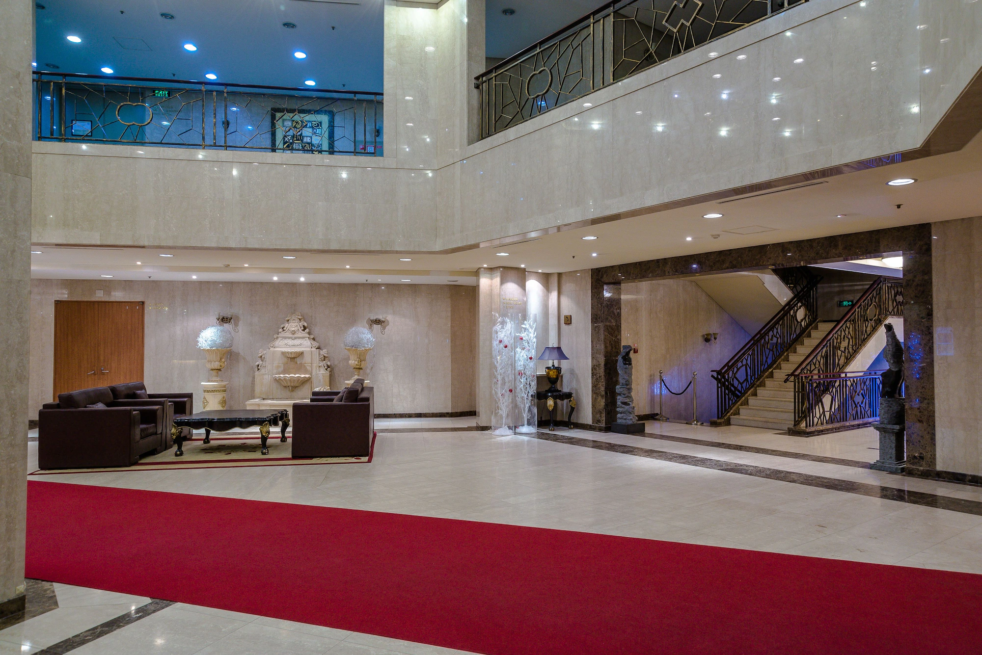 Mega Palace Hotel exterior