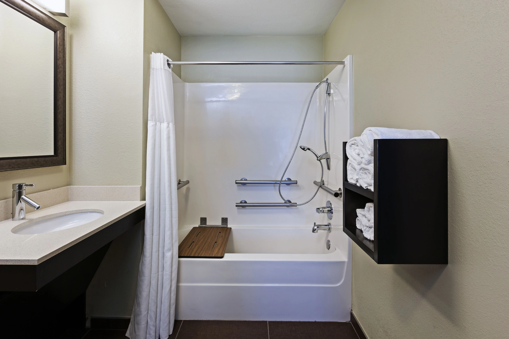 1 Bedroom Single Suite