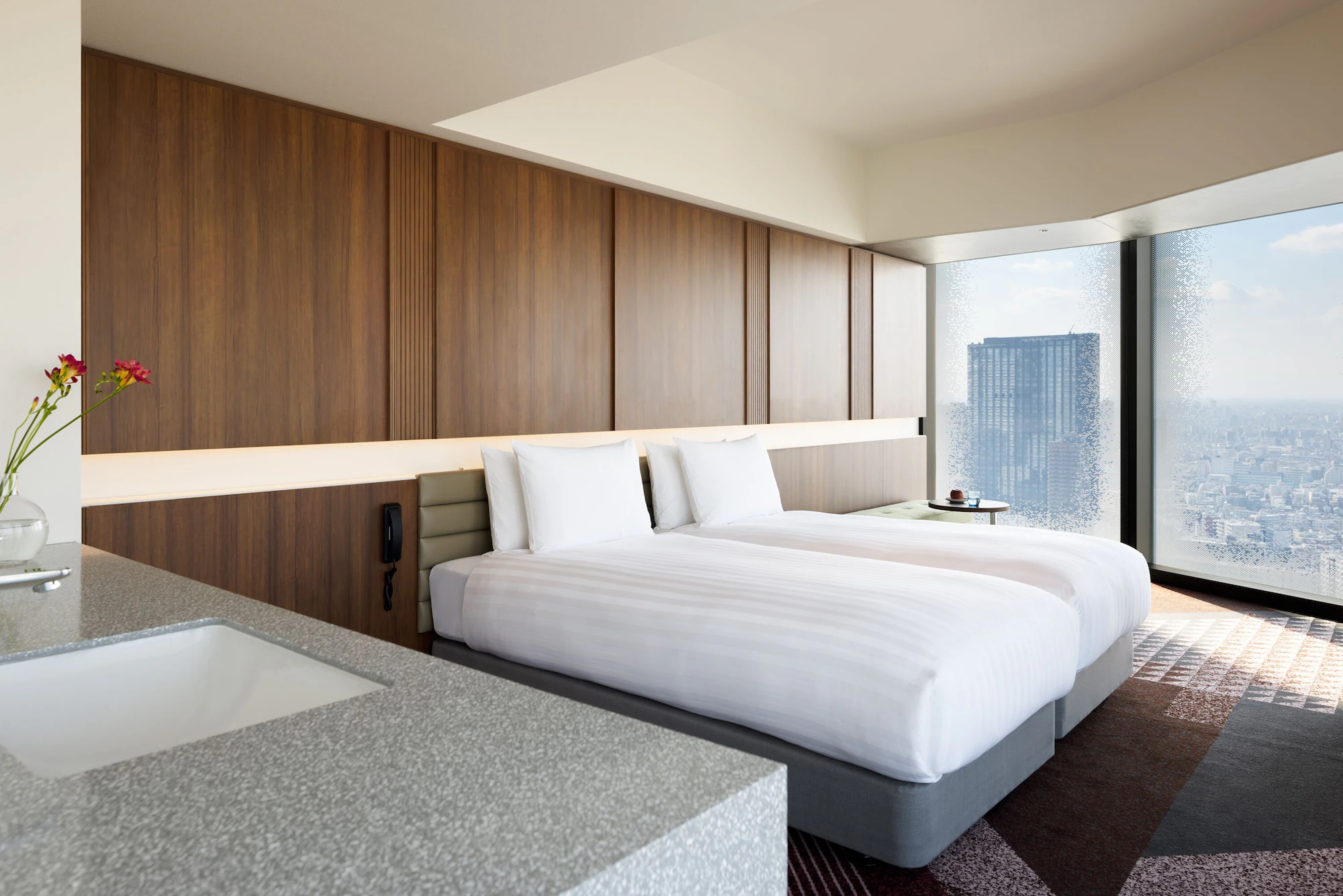 Garden Double Suite full double bed