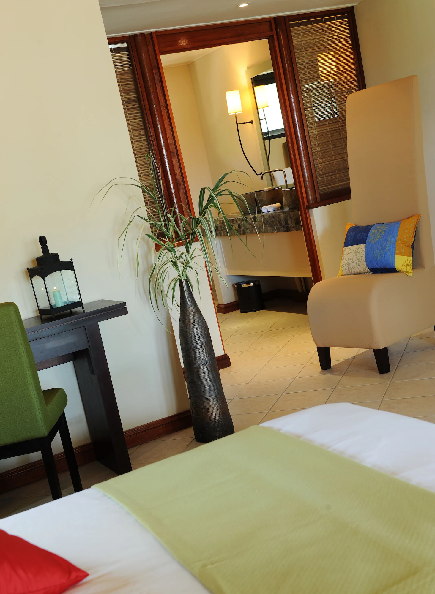 Deluxe Double Suite seafront full double bed