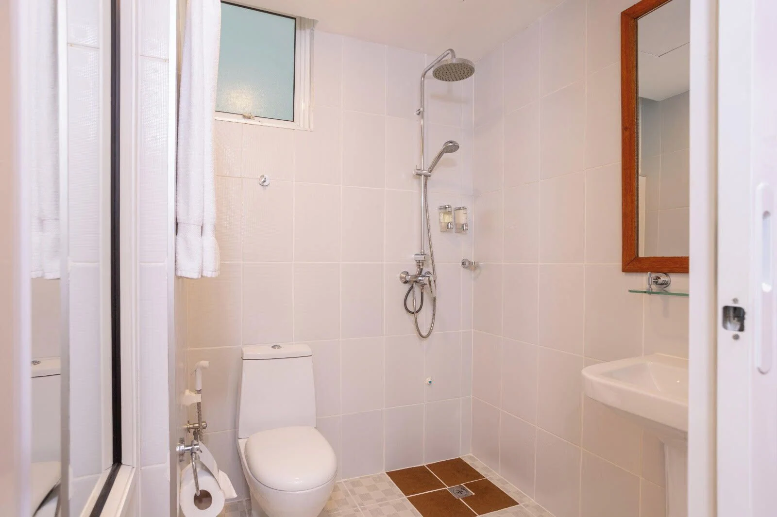 Deluxe Double room with balcony full double bed