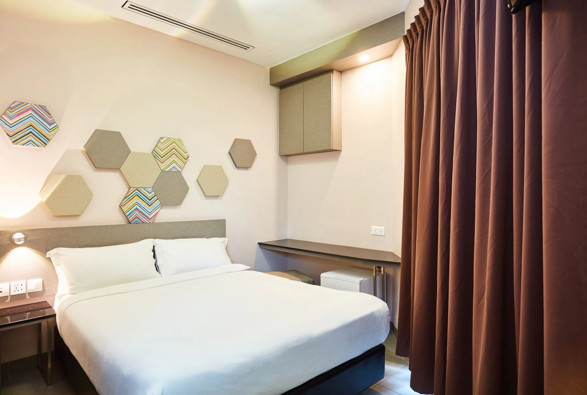 Standard No Window Double room twin beds