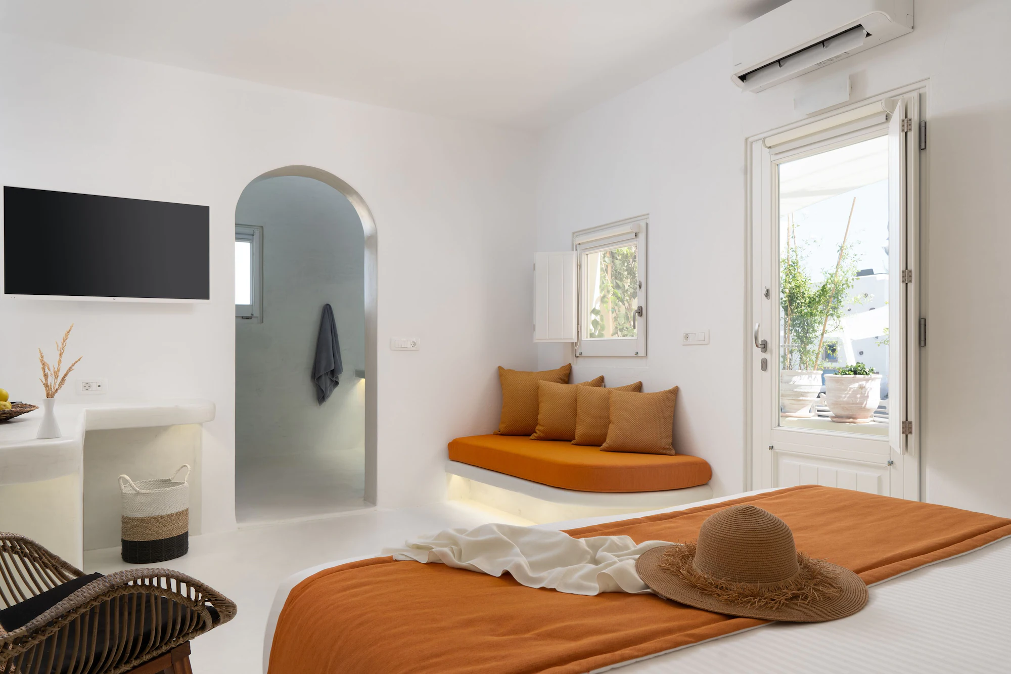 1 Bedroom Deluxe Double room with sea view full double bed