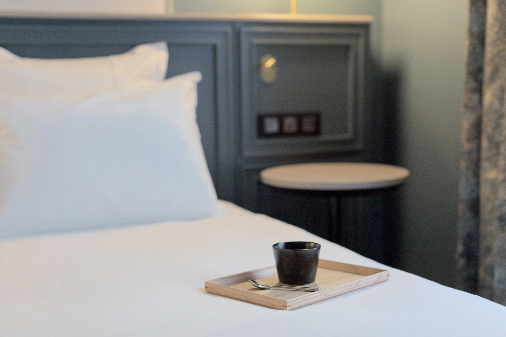 1 Bedroom Double Suite full double bed
