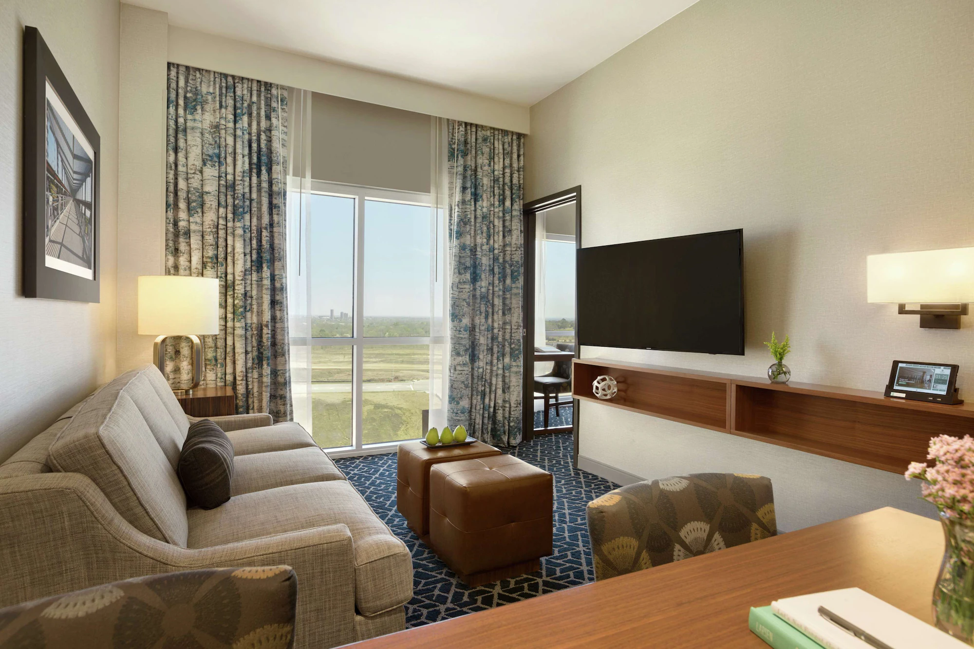 1 Bedroom Premium Double Suite full double bed