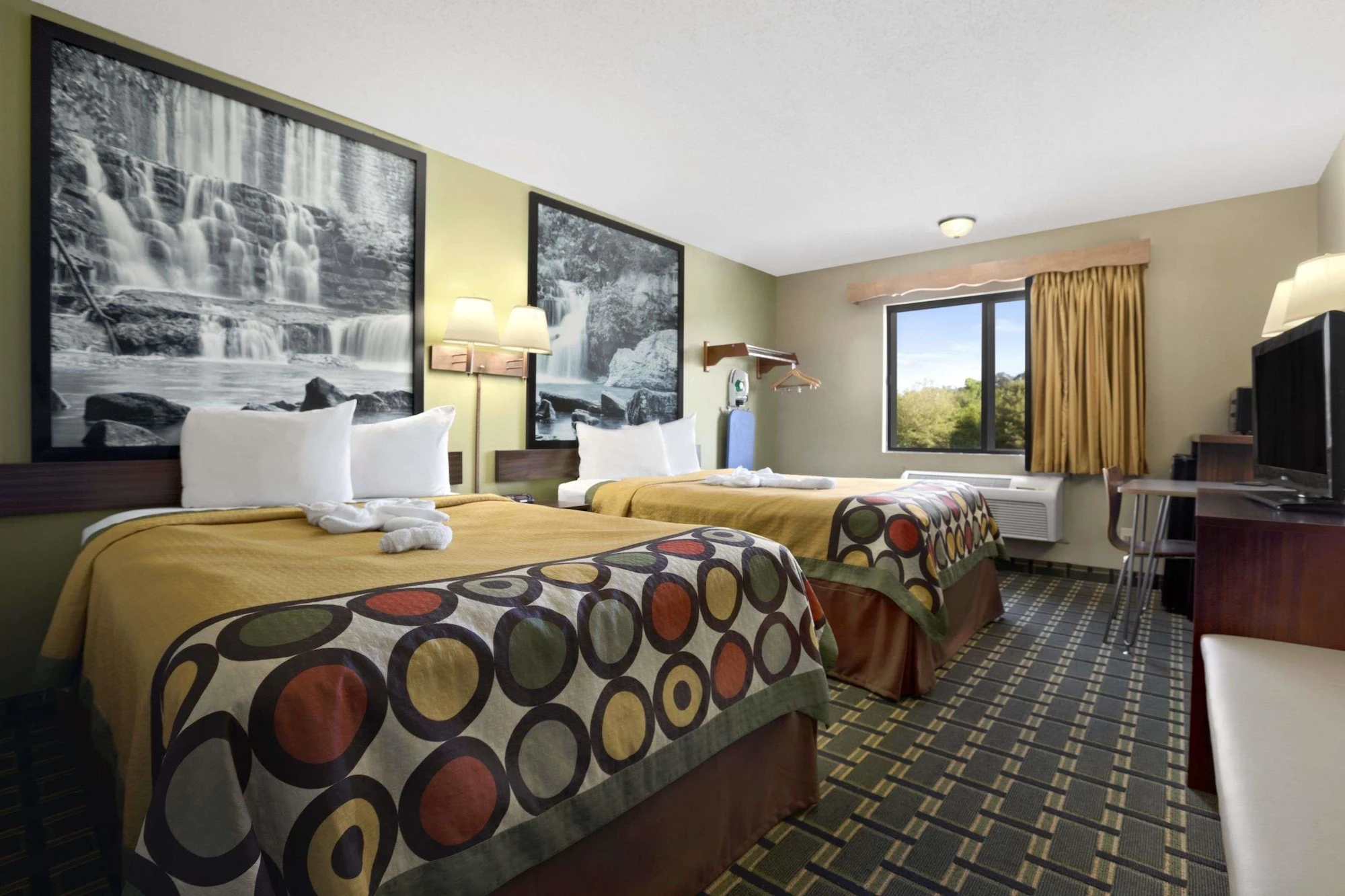 Deluxe Double room full double bed