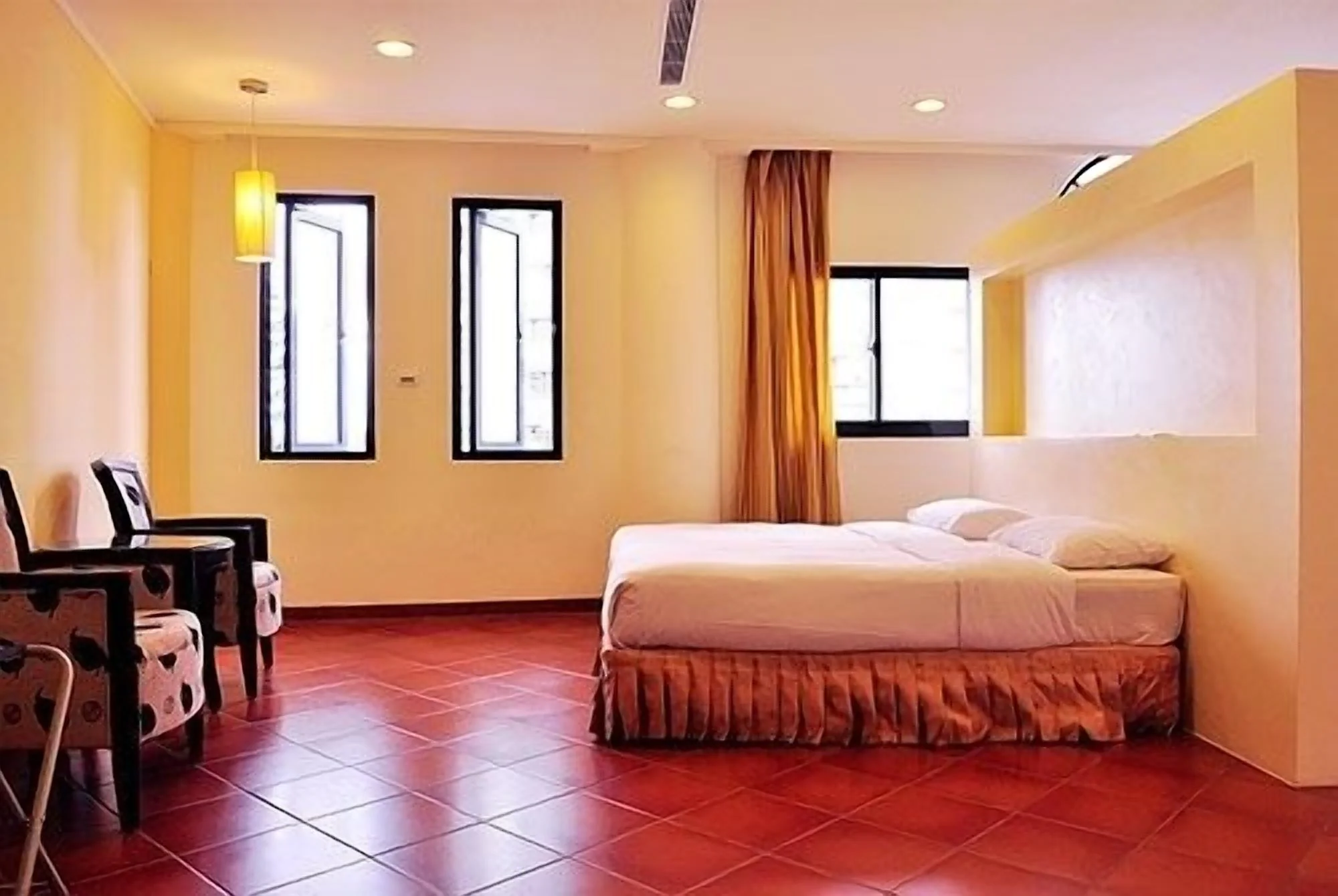 Standard Quadruple room single bed