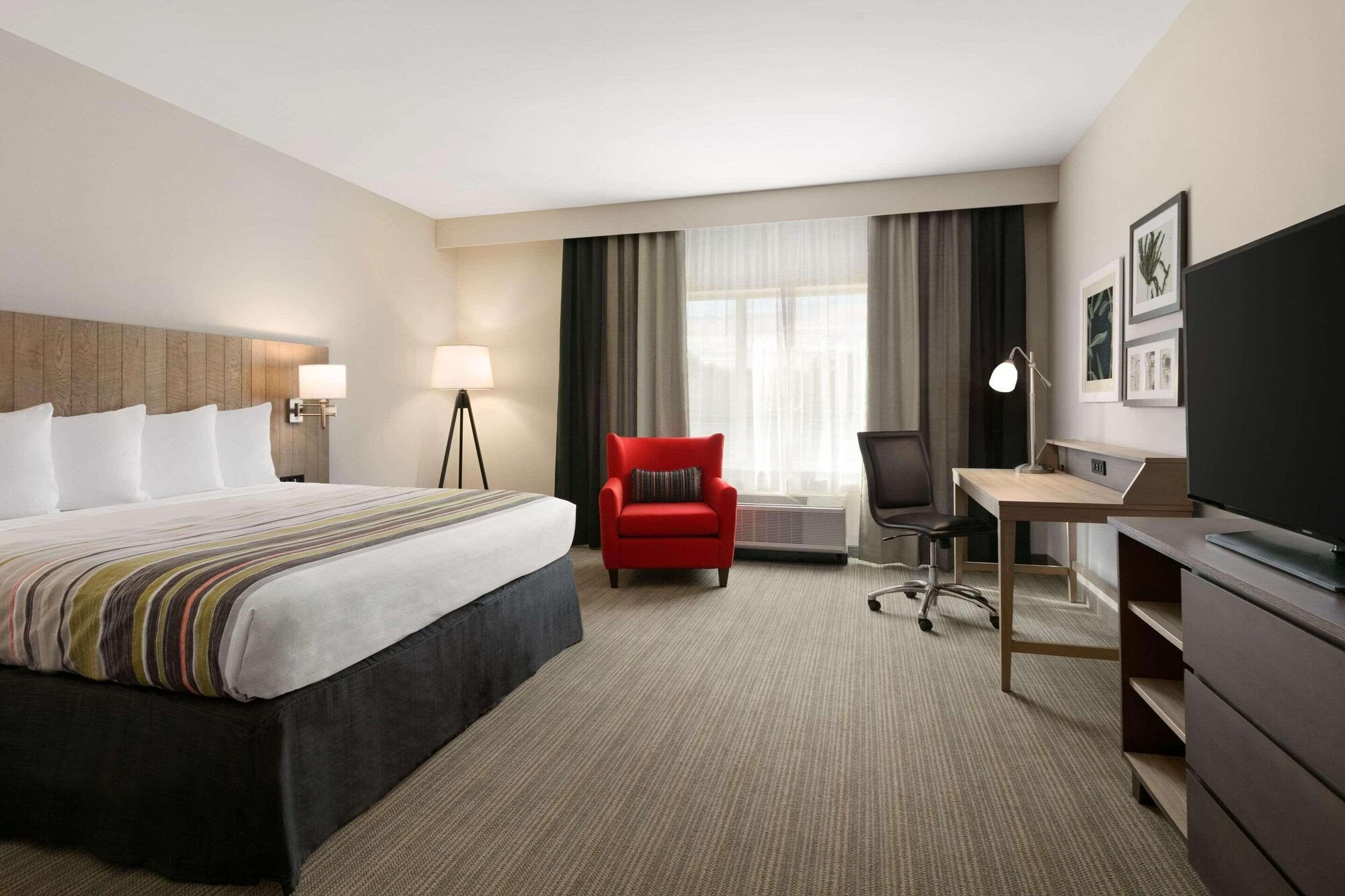 1 Bedroom Double Suite full double bed