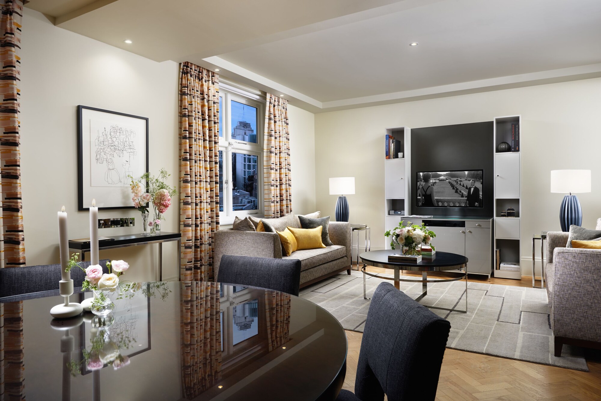 1 Bedroom Deluxe Double Minsters Suite full double bed