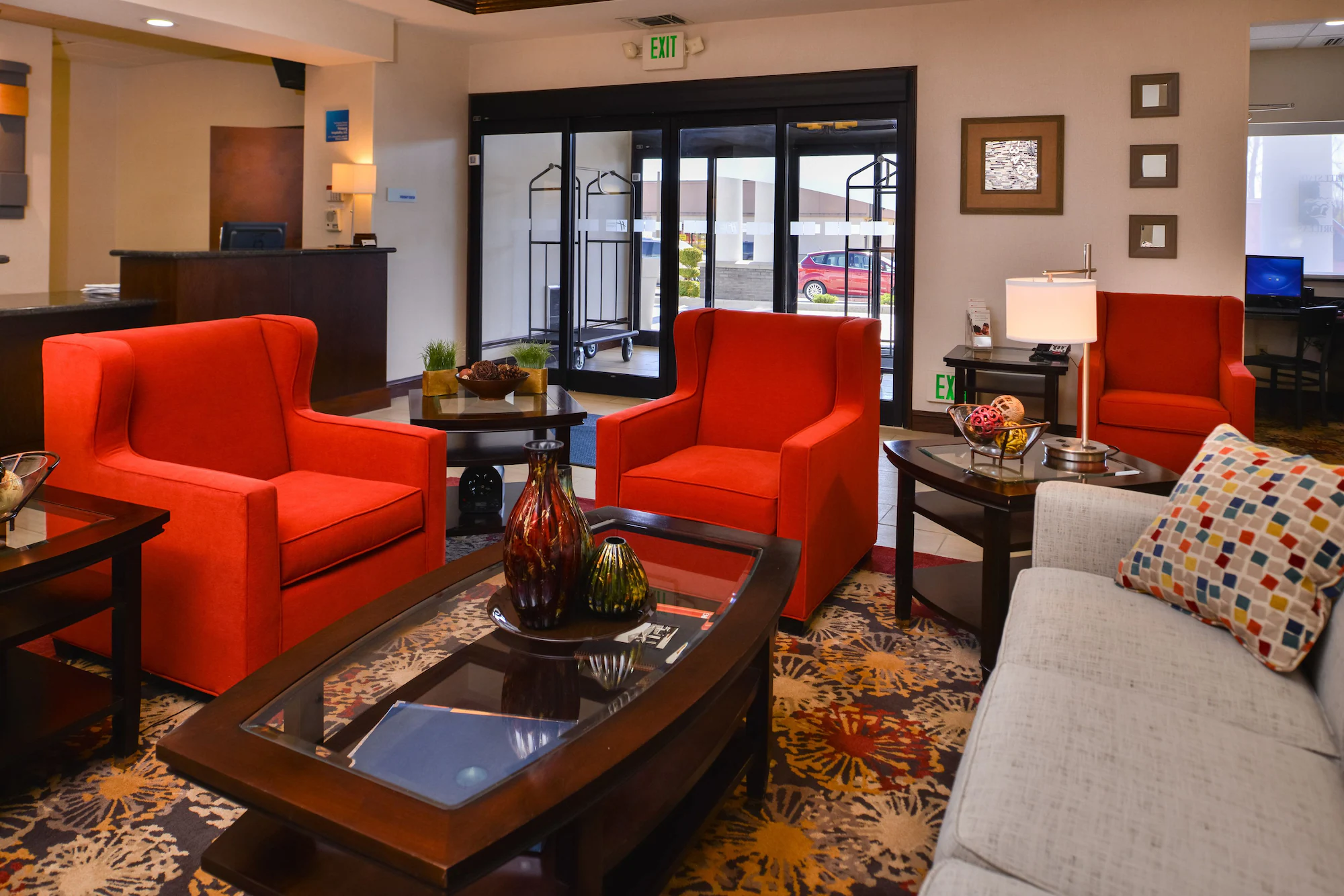Holiday Inn Express & Suites Pittsburg, an IHG Hotel exterior