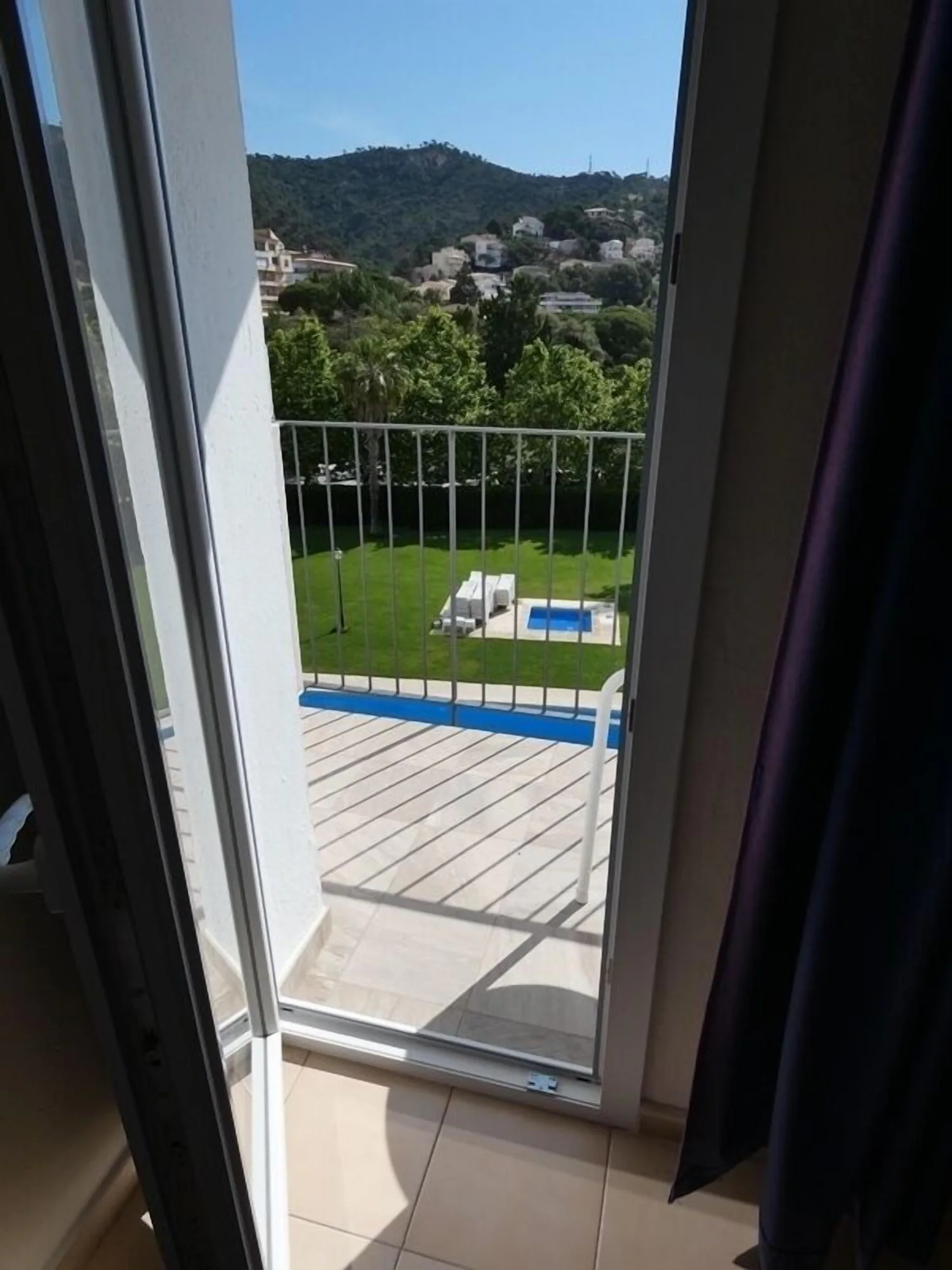 Standard Double Family room with balcony twin beds