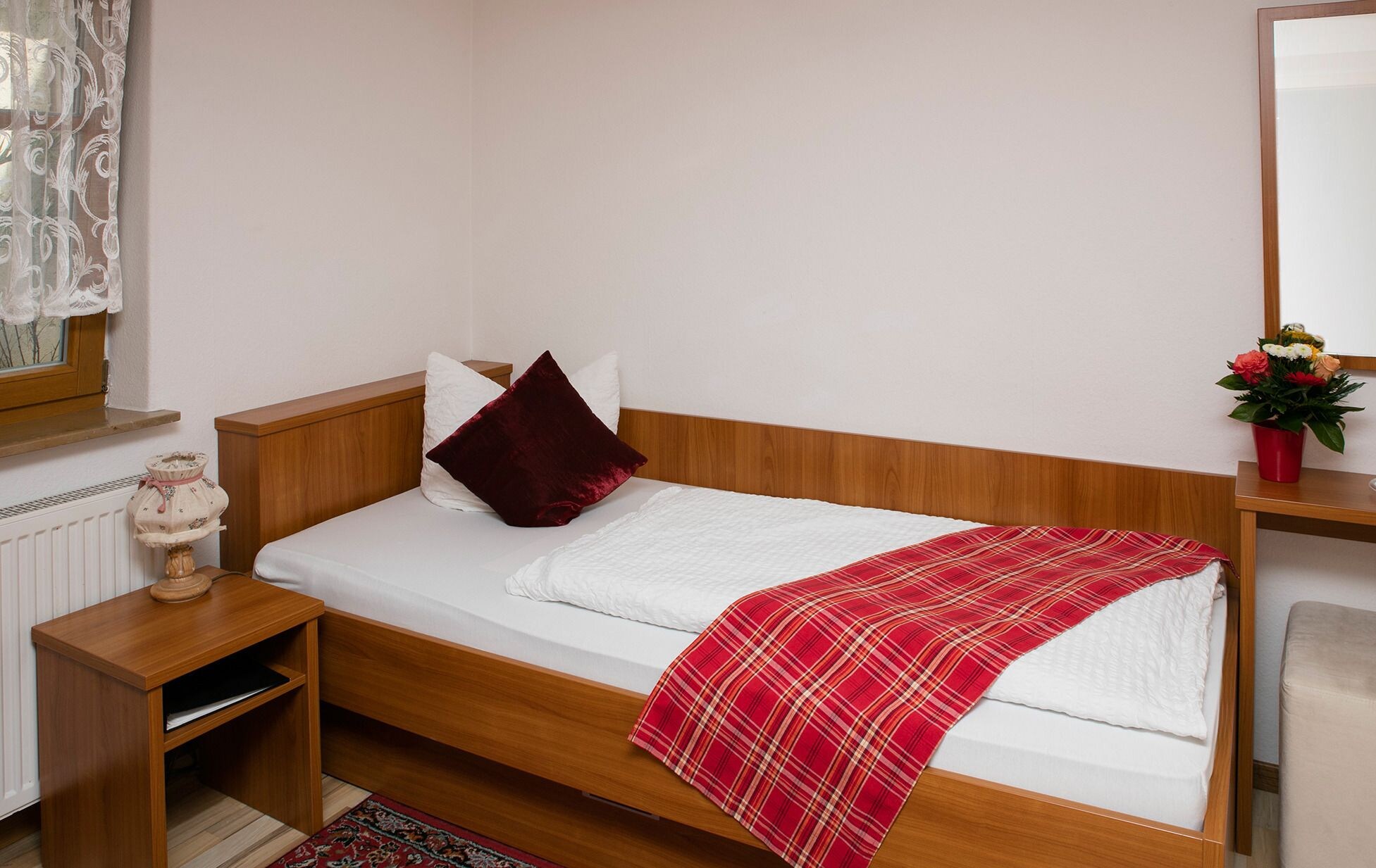 Deluxe Single room full double bed