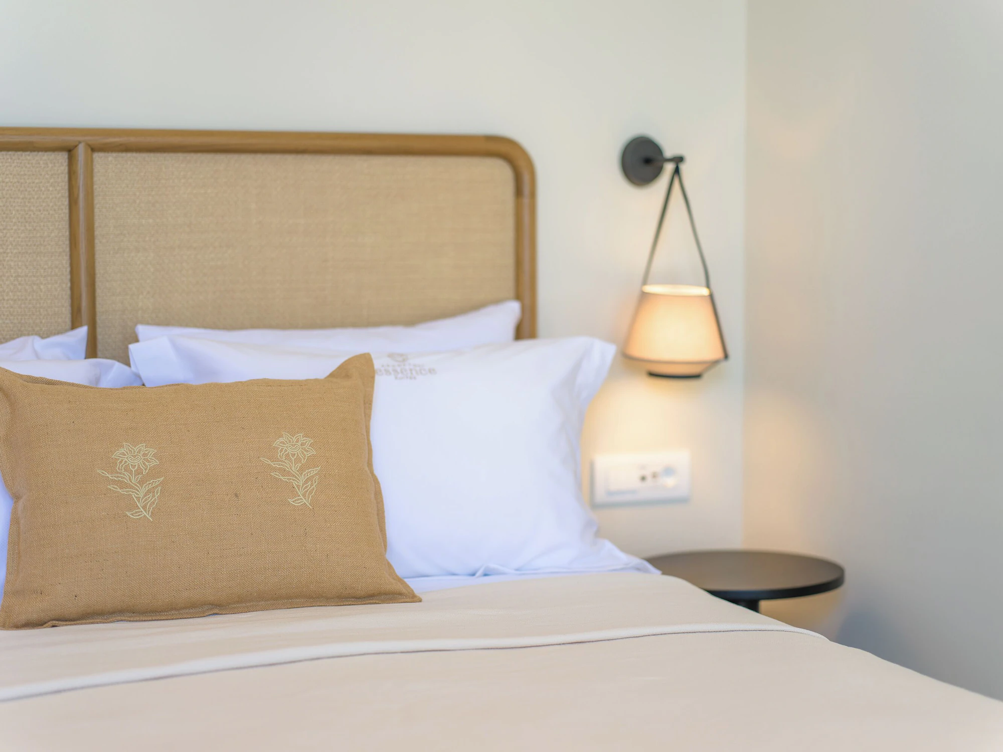 Deluxe Double Suite with city view full double bed