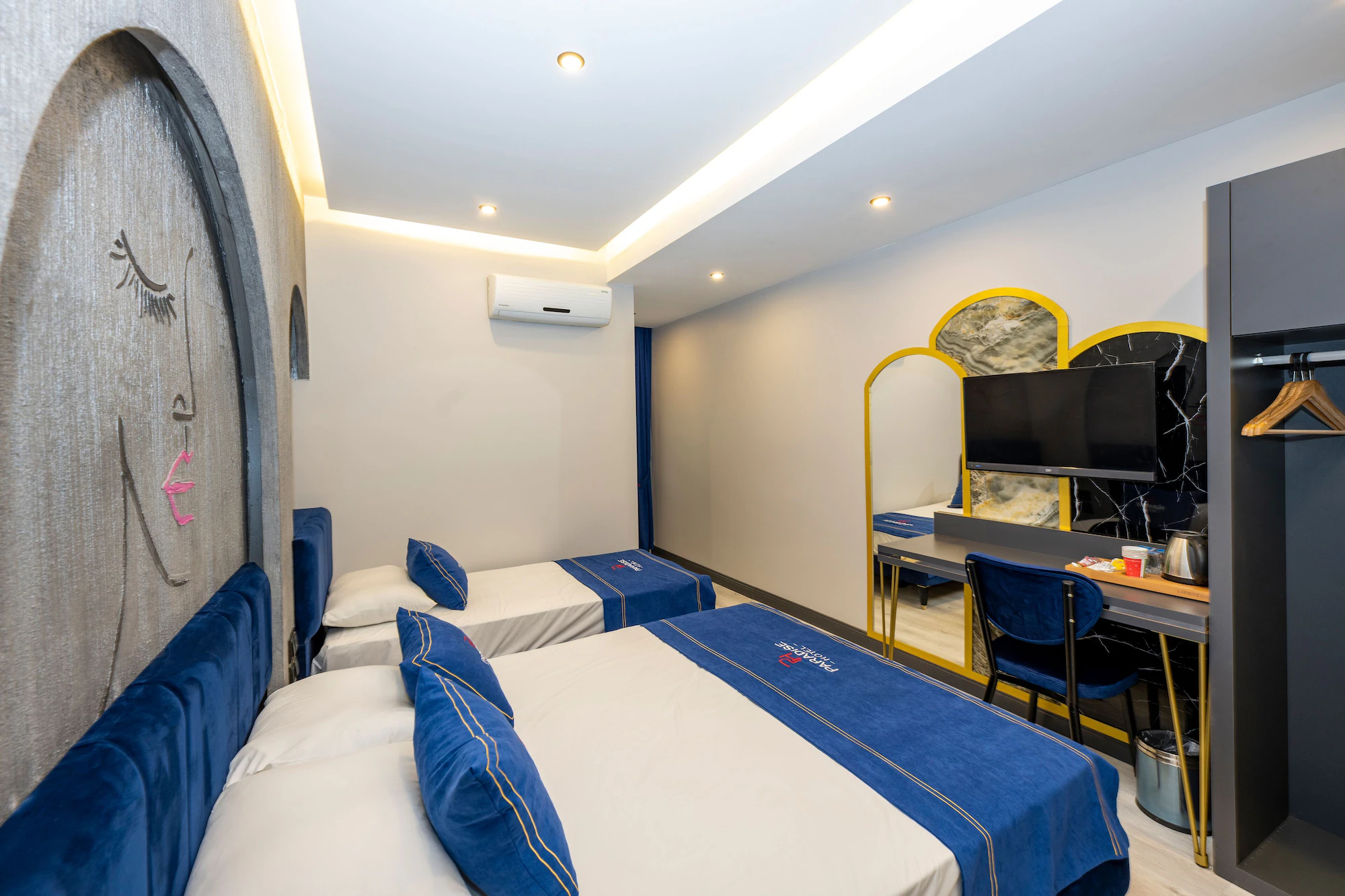1 Bedroom Economy Double room twin beds