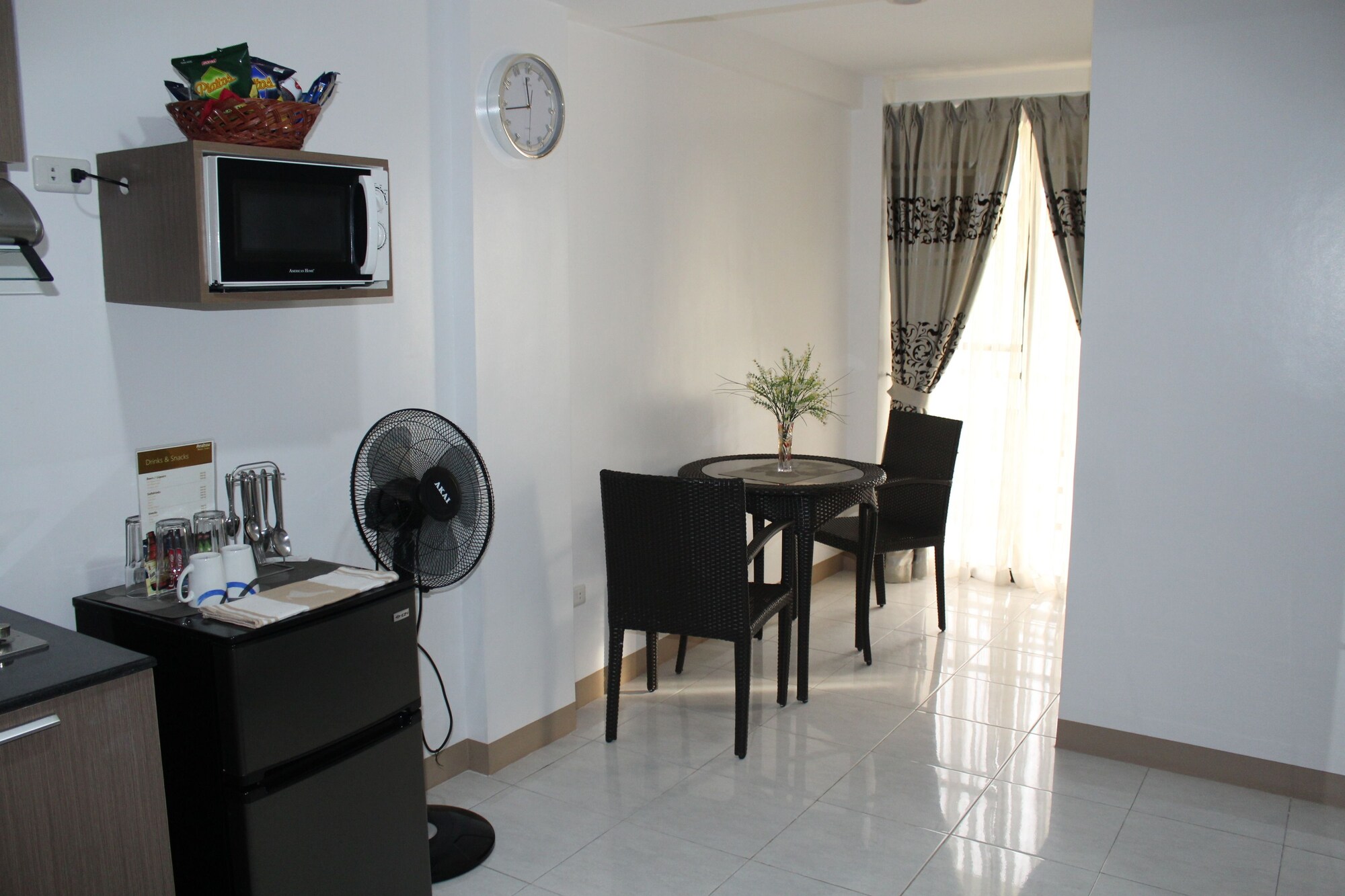 1 Bedroom Triple Apartment