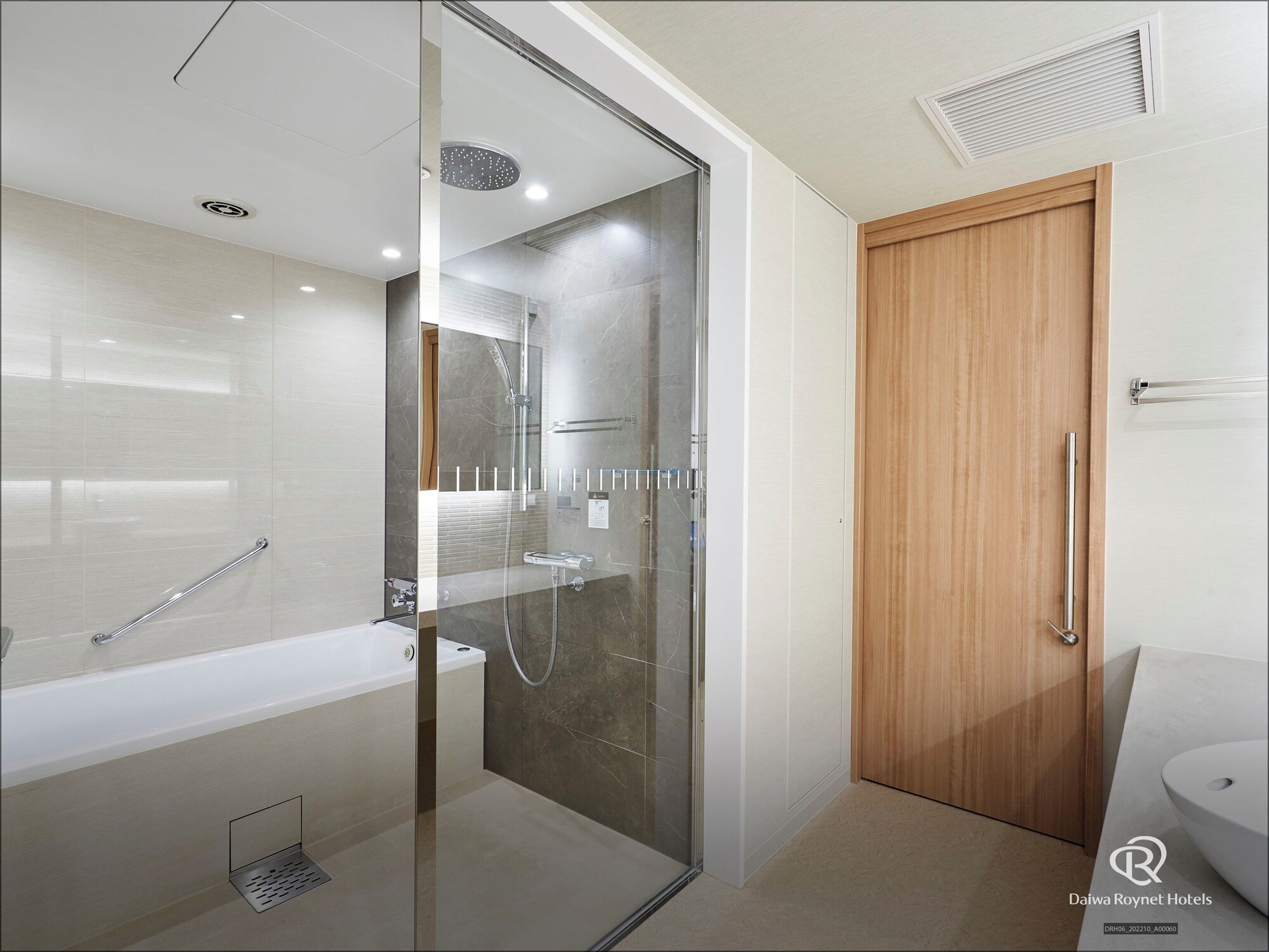 Deluxe Double room with park view full double bed