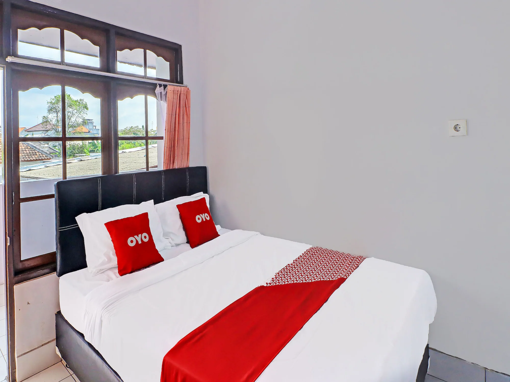 1 Bedroom Deluxe Double room with garden view full double bed