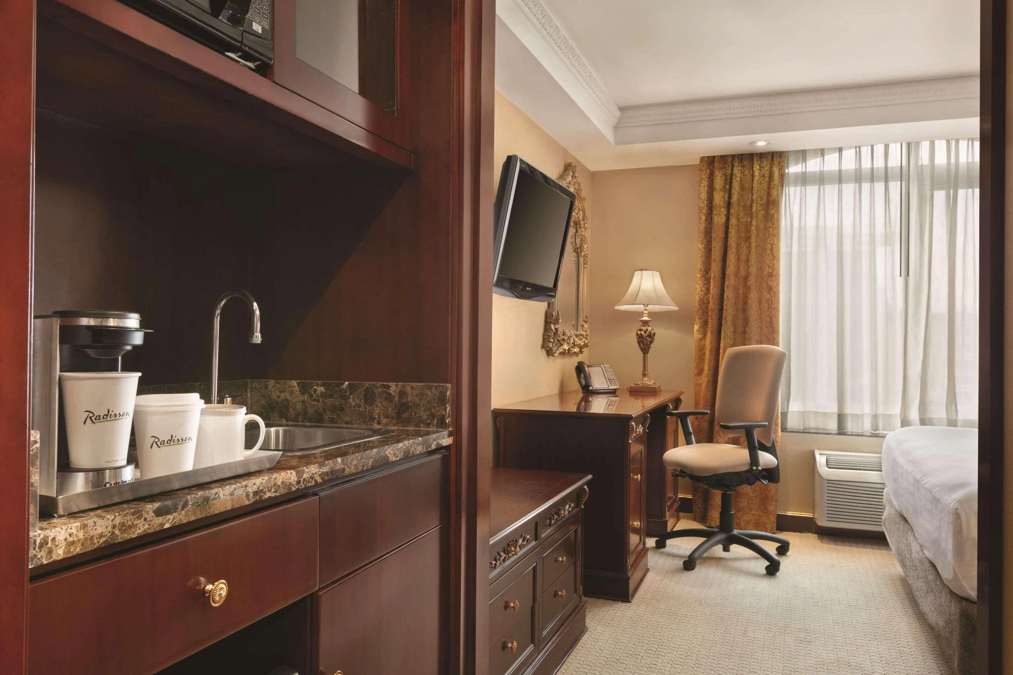 1 Bedroom Single Suite