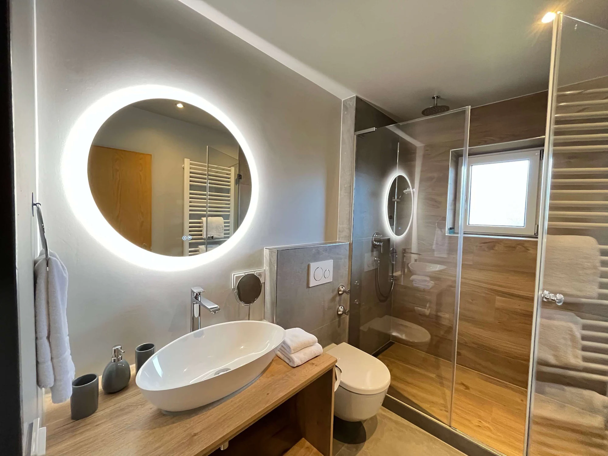 1 Bedroom Standard Double room with balcony full double bed